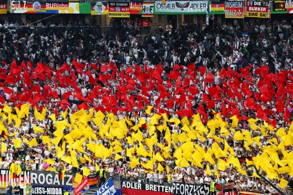 Bislang fanden 16 EM-Spiele in den Stadien in NRW statt – bei fast allen wurden Drohnen an den Stadien gesichtet und abgewehrt worden. - © dpa (Symbolfoto)