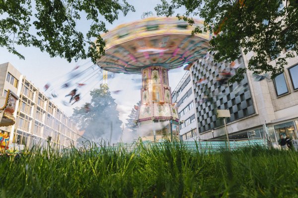 Für den Aufbau der Kirmesmeile wird der Niederwall bereits ab Sonntag, 26. Mai, 0 Uhr, gesperrt. - © Bildnachweis: Bielefeld Marketing | Michael Adamski