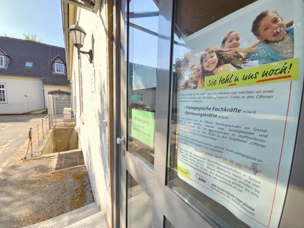 Land und Bund wollen Milliarden in die Bildung investieren, damit alle Kinder gute Startchancen bekommen. Vor allem die Grundschulen sollen berücksichtigt werden, im kommenden Schuljahr ist Ehrentrup eine von 400 Schulen. Dann folgt die Grundschule am Sedanplatz. - © Astrid Sewing