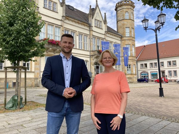Tim Sölter, allgemeiner Vertreter des Bürgermeisters und Kämmerer, freut sich auf die Zusammenarbeit mit Wirtschaftsförderin Marion Wessels. - © Cordula Gröne