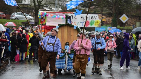 Impressionen vom Kalldorfer Karnevalsumzug. - © Nicole Ellerbrake