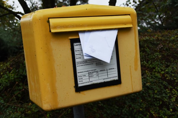 Die Post eröffnet ihre Filiale in Hohenhausen wieder. Zugleich hat sie nach Angaben von Bürgermeister Mario Hecker Interesse, eine Automatenfiliale im Medizinischen Versorgungszentrum einzurichten. - © Raphael Bartling/Symbolbild