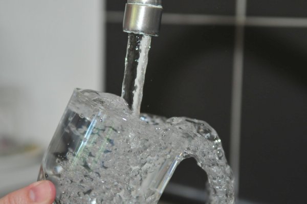 Ein Rohrbruch in Augustdorf unterbricht kurzfristig die Trinkwasserversorgung. - © Symbolbild: Pixabay