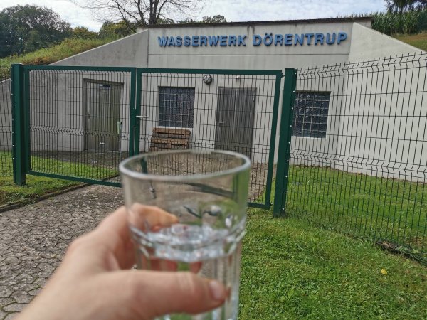 Der Brunnen Hillentrup liefert bis zu 85 Prozent des Trinkwassers für Dörentrup. Die Geimeinde sucht nach weiteren Brunnenstandorten und möchte für den bewussten Umgang mit Trinkwasser werben. - © Syliva Frevert