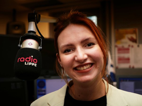 Marie Niemann ist als charismatische Moderatorin bei Radio Lippe bekannt. Jetzt hat sie sich auch vor die Kamera gewagt, als Kandidatin bei "Wer stiehlt mir die Show?" mit Joko Winterscheid auf Pro7. - © Till Sadlowski
