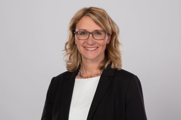 Berufsberaterin Cornelia Jeske-Baselt berät im Rahmen der Aktion "Ausbildung ist Zukunft". - © ALEX WALTKE FOTOGRAFIE