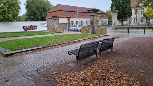 Der Lippegarten in Lemgo. Hier stürzte die Seniorin und bekam Hilfe angeboten. - © Nadine Uphoff