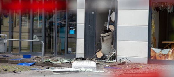 Geldautomatensprenger richten mit ihren Attacken große Schäden an, wie hier bei einer Tat in Paderborn. - © Niklas Tüns