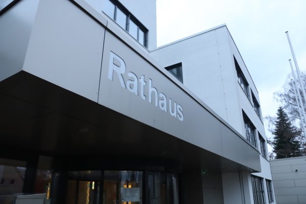 Im Rathaus Leopoldshöhe ging es jetzt um die Personalkosten, die drastisch gestiegen sind. - © Birgit Guhlke