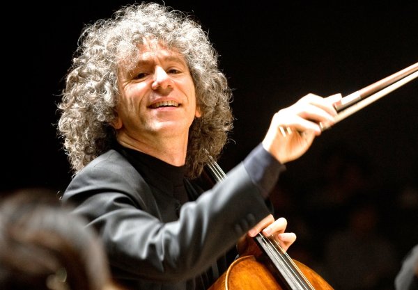 Der britische Cellist Steven Isserlis gestaltet das Abschlusskonzert der Meisterkonzertsaison zusammen mit seiner Klavierpartnerin Connie Shih. - © Satoshi Aoyagi