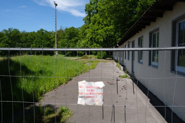 Sport findet auf dem Pinneichen-Areal schon lange nicht mehr statt. - © Archivfoto: Sven Koch