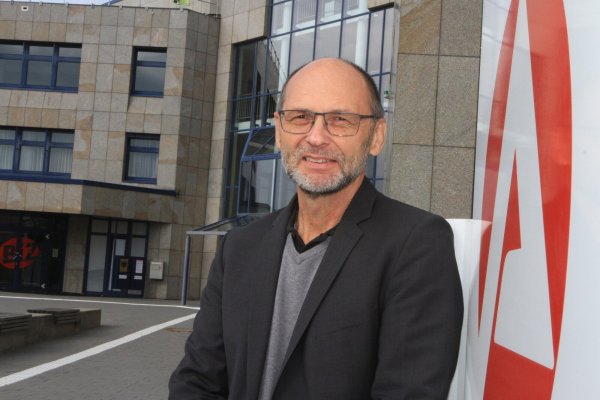 Rainer Radler, Vorsitzender der Geschäftsführung der Agentur für Arbeit Detmold. - © Martin Hostert