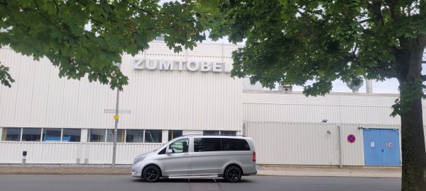 Die Mitarbeiter von Zumtobel in Lemgo haben Angst um ihre Arbeitsplätze. - © Katrin Kantelberg/Archivfoto