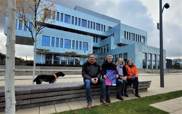 Sie wollen den Campus feiern: Heiko Marx, Wolfgang Jäger (beide Lemgo Marketing, von links), Astrid Alteheld (Fraunhofer) und Angela Merwitz (Verein Innovation Campus). - © Katrin Kantelberg