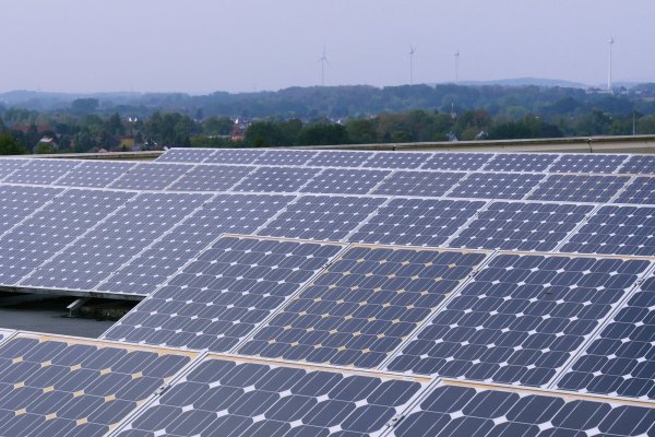 Photovoltaikanlagen auf dem Dach oder auf Parkplätzen - einige Fraktionen könnten sich das in Detmold gut vorstellen. - © Kreis Lippe