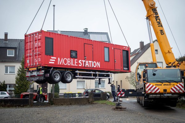 Hier „fliegt" das mobile Labor an der Siemensstraße ein. - © Labor Krone