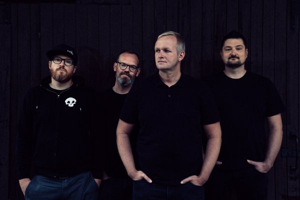 Björn, Daniel, Sascha und Jens sind die Projektgruppe Die Band und haben eine neue Single rausgebracht. - © Timo Ehlert