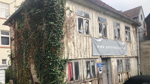 Die Stadt Detmold will nach dem Urteil des OVG Münster den Besitzer dazu anhalten, die alte Hofsynagoge in der Altstadt zu erhalten, notfalls mit entsprechenden Verfügungen. - © Martin Hostert