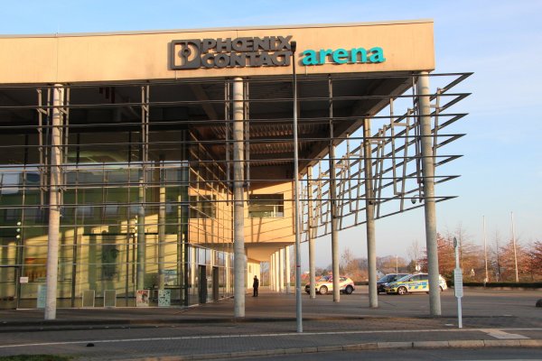 Die umstrittene Band "Weimar" hat ein konzert in der Phoenix Contac-Arena angekündigt. Allerdings ohne gültigen Vertrag mit der Betreibergesellschaft. - © Jana Beckmann