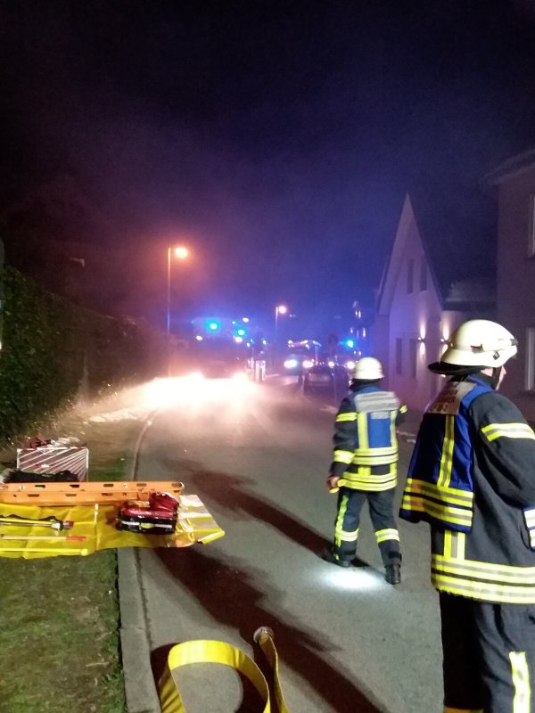 Die Feuerwehr Oerlinghausen wurde am Samstag zu einem Kellerbrand in der Holter Straße gerufen. - © Feuerwehr Oerlinghausen