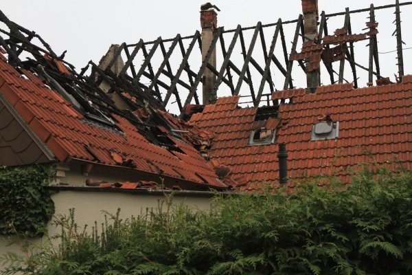 Bei dem Feuer in dem Haus in der Lageschen Straße starb die Bewohnerin. - © Martin Hostert