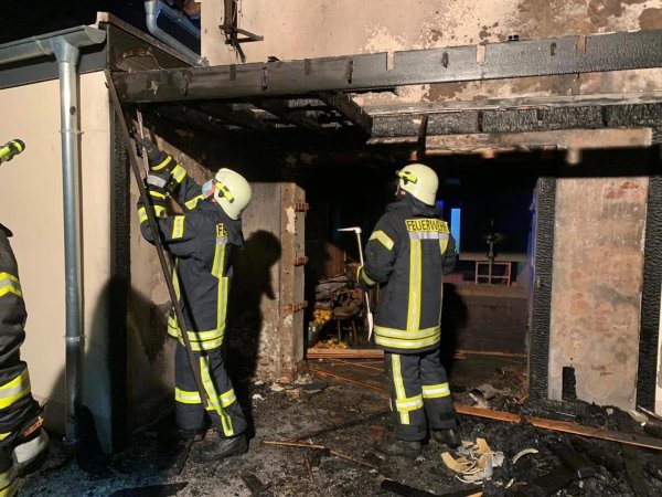 Feuer in Bösingfeld - © Feuerwehr Extertal