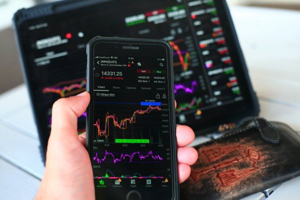 Ein Blomberger hat per App mit einer Viertelmillion Euro spekuliert, die ihm gar nicht gehörte. Nach einem Freispruch und einer Verurteilung geht es jetzt in Runde drei. - © Janet König