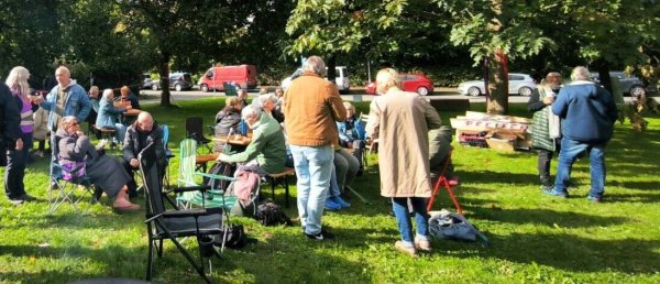 Mit der Resonanz auf die Einladung zur Mahnwache in Tintrup sind die Initiatoren nach Auskunft des Blomberger Bündnisses sehr zufrieden. - © Blomberger Bündnis
