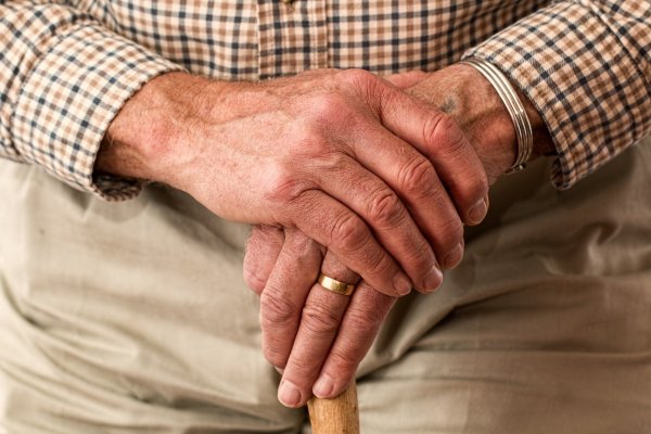 Ein 58-jähriger Witwer hat nach einer eintägigen Ehe keinen Anspruch auf Rente - das hat das Sozialgericht Detmold entschieden. Die Umstände sind vielschichtig. - © Pixabay