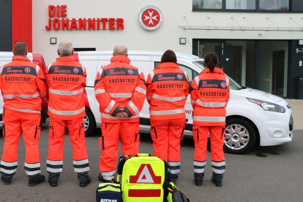 Tag der Sicherheit: Nach einem Vortrag der Polizei Lippe überStraftaten zum Nachteil älterer Menschen beraten die Johanniter zum Hausnotruf und mehr Sicherheit zu Hause oder unterwegs. - © Johanniter Lippe-Höxter