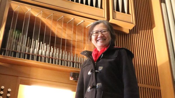Yi-Wen Lai ist neue Kantorin der Stadtkirchengemeinde. Das Orgelspielen ist ihre große Leidenschaft. - © Alexandra Schaller