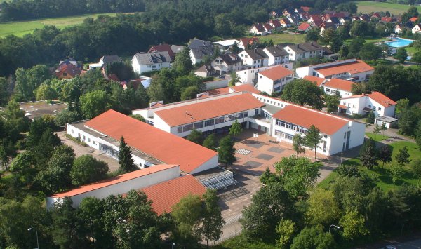 Das Gelände der ehemaligen Erich-Kästner Schule soll bald umgestaltet werden. Das hat der Rat einstimmig beschlossen. - © Stadt Augustdorf