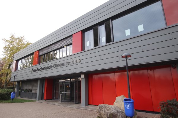 Felix-Fechenbach-Gesamtschule, Schul- und Sportzentrum, Leopoldshöhe, Schule, Mensa, Dreifachsporthalle, TuS Leopoldshöhe, Sportplatz - © Birgit Guhlke