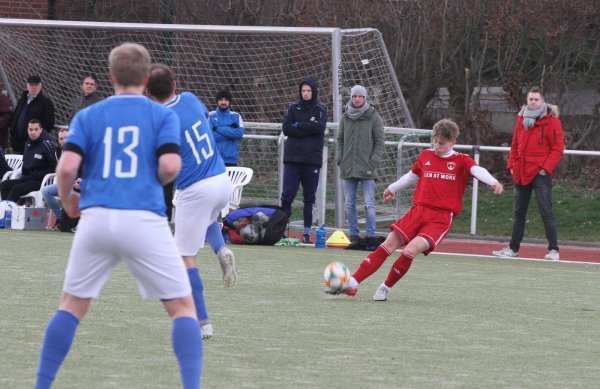 Muss derzeit auch pausieren: Fynn Luca Vollmer und der Post-TSV Detmold. - © Sebastian Lucas
