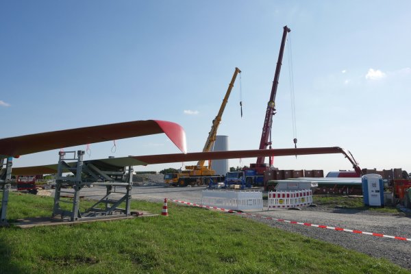 Eine Windrad-Baustelle am Schafkampweg in Schlangen. - © Archivfoto: Jost Wolf