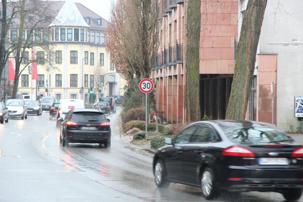 Die Stadt Detmold will dem "Tempo-Hopping" in der Innenstadt mit einem neuen Verkehrskonzept entgegenwirken. - © Jana Beckmann