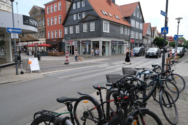 Die FDP wollte den Verkehrsversuch ausbremsen und auf Frühling verschieben. Dafür fand sie aber keine Mehrheit im Rat. Vom 26. Juli bis 17. Oktober werden die Straßen zur Probe in Sackgassen verwandelt. - © Sven Koch
