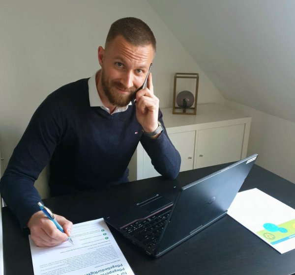 Begutachtung aus dem Homeoffice ist zwar schwieriger, aber es funktioniert, sagt Bastian Ortmeyer vom medizinischen Dienst. Der Fragebogen hilft dabei.  - © Bastian Ortmeyer