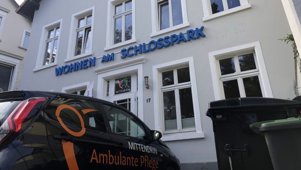 Die Bewohnerinnen und Bewohner der Senioren-Wohngruppe "Wohnen am Park" in der Schlossstraße müssen in den kommenden Tagen ausziehen. - © Sven Kienscherf