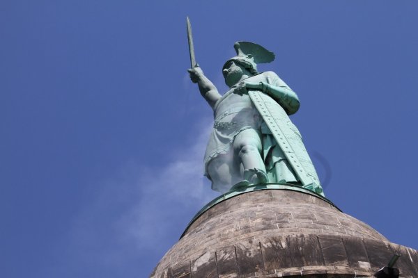 Am Hermannsdenkmal gibt's am Samstag eine Techno-Session. - © Landesverband Lippe