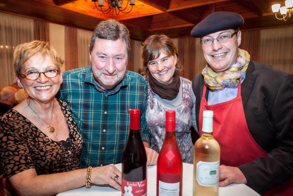 Lang ist es her: 2014 präsentierten Hannelore (Lörle) und Wolfgang Budde gemeinsam mit Andrea und Pierre Louis Plat den Wein zum dritten Blomberger Heimatmenü. Archivfoto: Torben Gocke - © Torben Gocke 0160 966 411 76