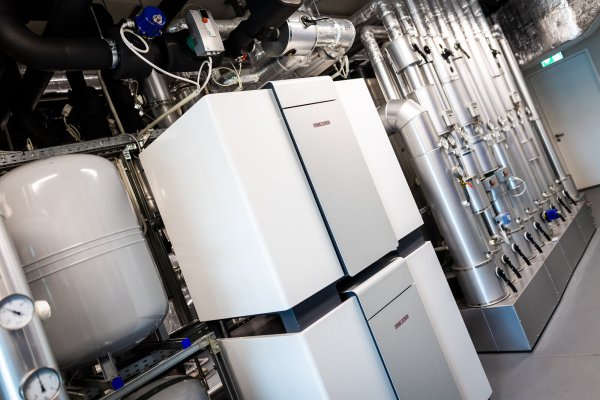 Eine installierte Wärmepumpe. - © Moritz Frankenberg