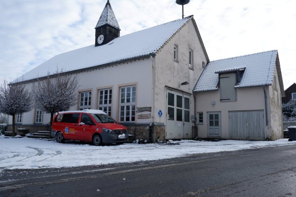 Zu wenig Platz, zu hoher Sanierungsbedarf: Wie auch das Gerätehaus in Almena entspricht das Gebäude in Laßbruch nicht mehr den aktuellen Anforderungen. - © Lorraine Brinkmann