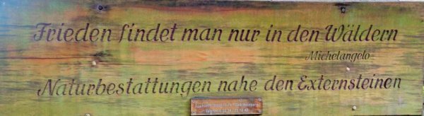 Dieses Schild haben Unbekannte abgesägt und mitgenommen. - © Stadt Horn-Bad Meinberg