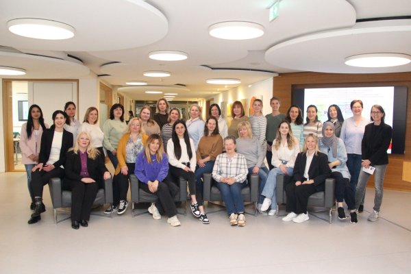 Nach dem mehrtägigen Workshop: 32 neue Lotsinnen und ihre Ausbilderinnen. - © Kreis Lippe