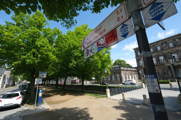 Der R1 entlang des Friedrichstaler Kanals – er verläuft durch die gesamte Stadt. 45 Millionen Euro stellt der Bund zur Verbesserung von Radwegen zur Verfügung. Die Stadt möchte sich davon eine Scheibe abschneiden. - © Sven Koch(LZ)