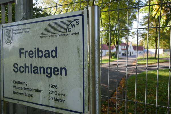 Das Schlänger Freibad. - © Archivfoto: Jost Wolf