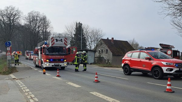 Der Verkehr auf der B238 wird umgeleitet. - © Annika Langhagel