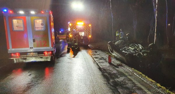 Mit dem Stichwort "Eingeklemmte Person" musste die Feuerwehr am Donnerstagmorgen in Selbeck ausrücken. - © Feuerwehr Barntrup