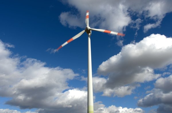 Auf Bundesebene zeichnet sich eine Lösung für die Steuerung der Windkraft in NRW ab. - © Arne Dedert/dpa